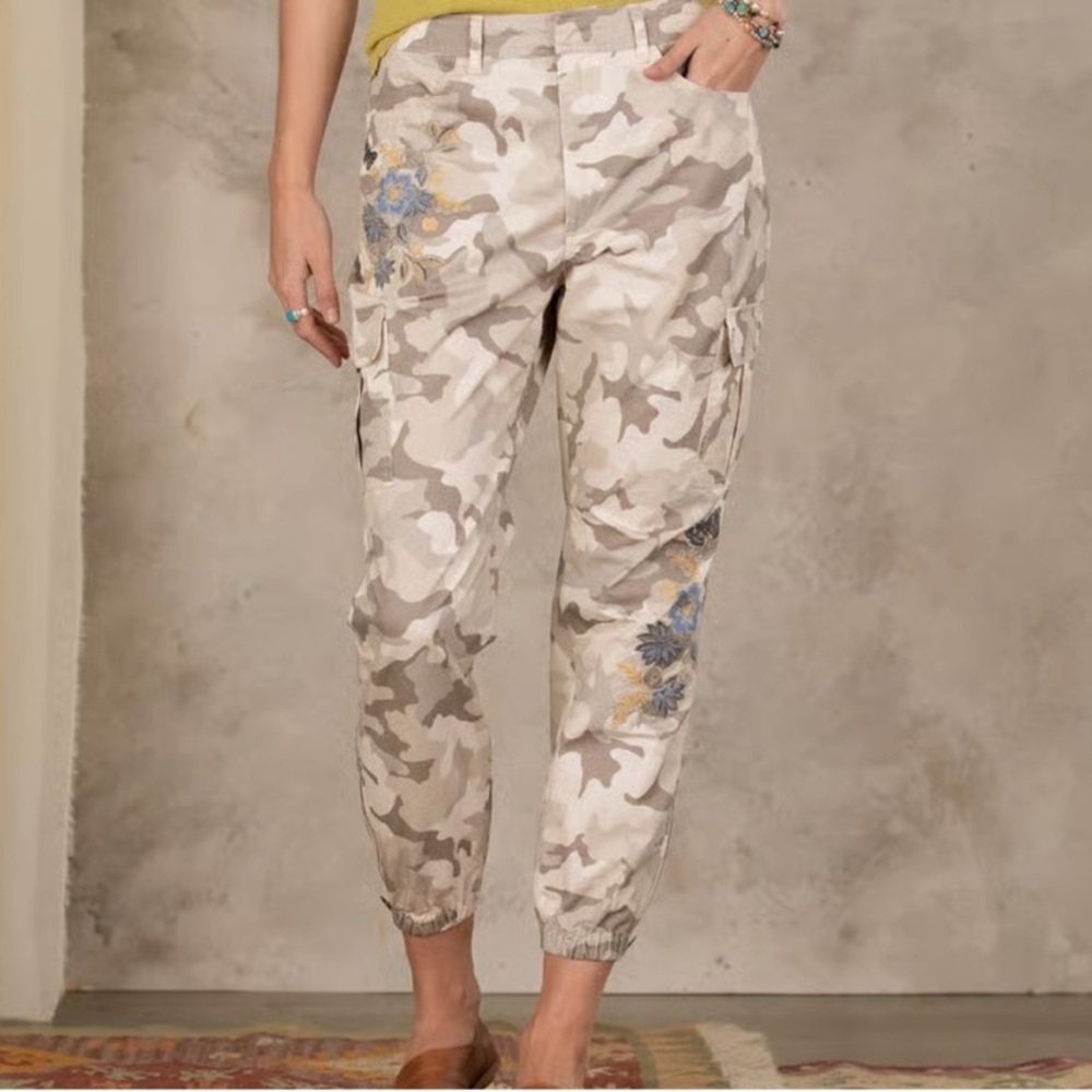Sundance Beige Camouflage Floral Joggers/Pants with blue embroidery, NWOT, 12